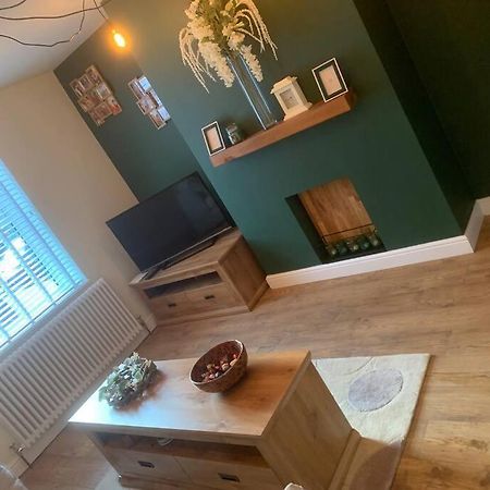 Quaint 1 Bedroom Cottage In Pudsey, Leeds Eksteriør billede