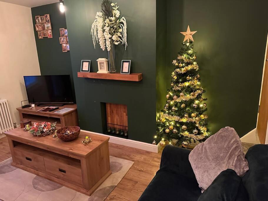 Quaint 1 Bedroom Cottage In Pudsey, Leeds Eksteriør billede