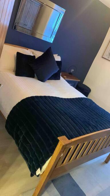 Quaint 1 Bedroom Cottage In Pudsey, Leeds Eksteriør billede