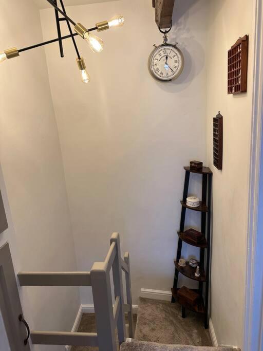 Quaint 1 Bedroom Cottage In Pudsey, Leeds Eksteriør billede