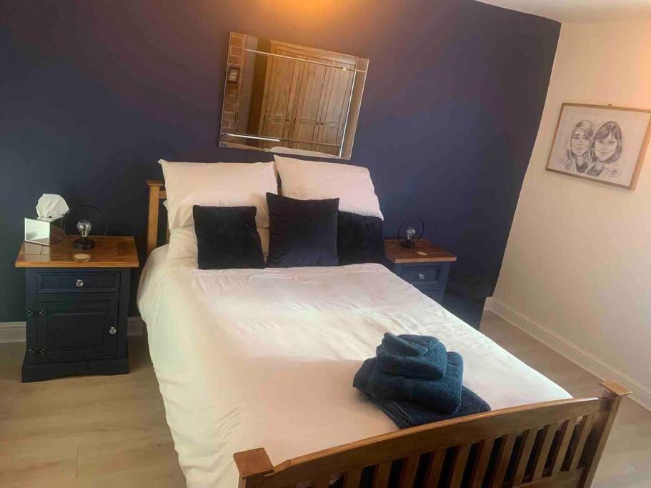 Quaint 1 Bedroom Cottage In Pudsey, Leeds Eksteriør billede